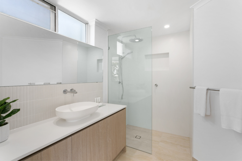 Noosa Tropicana Three Bedroom Penthouse with Rooftop Spa & BBQ - Apartment 16