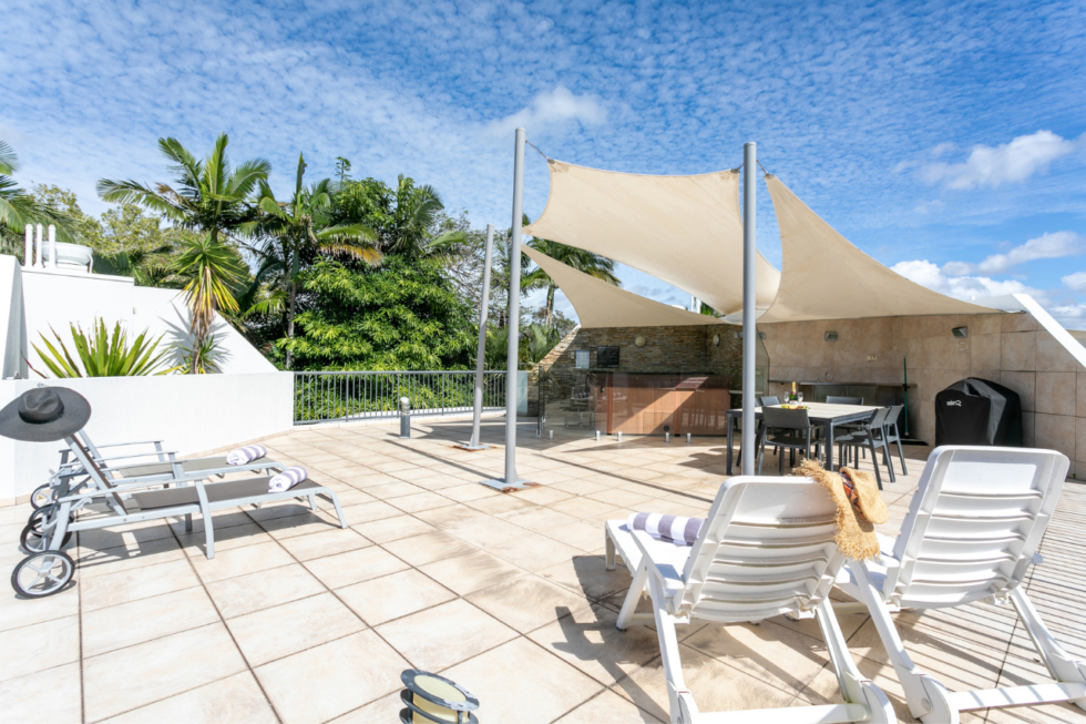 Noosa Tropicana Three Bedroom Penthouse with Rooftop Spa & BBQ - Apartment 16
