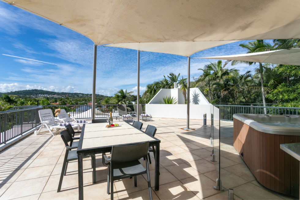 Noosa Tropicana Three Bedroom Penthouse with Rooftop Spa & BBQ - Apartment 16